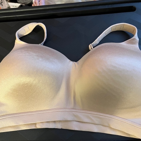 Catherine’s nude Size 44C - Picture 1 of 2